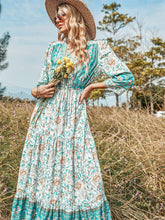 Lockeres Kleid mit grünem Print
